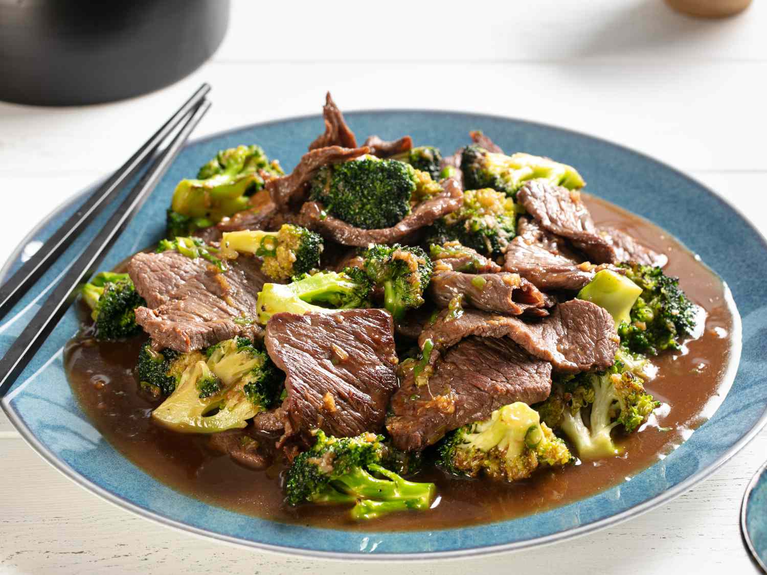 Stir-Fried Beef with Broccoli in Garlic Soy Sauce