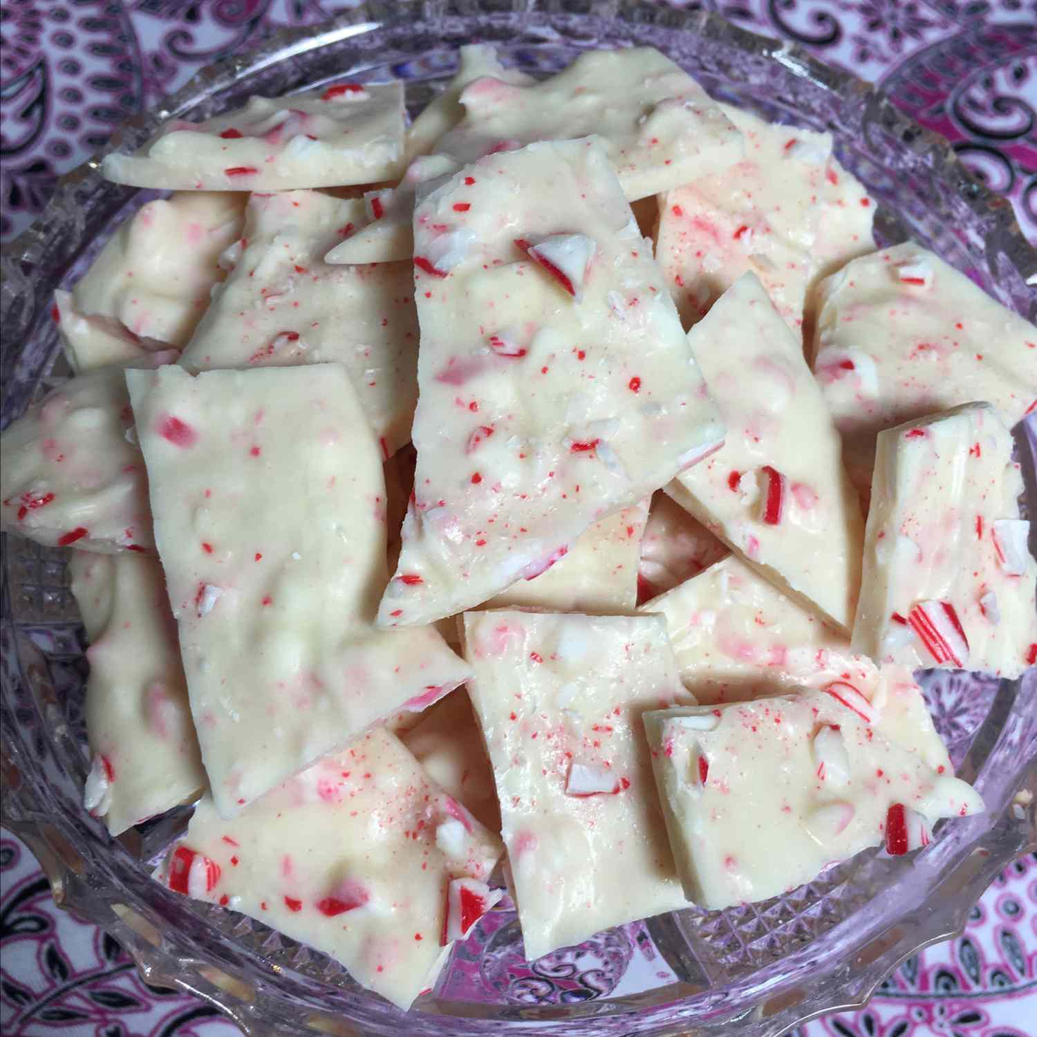 Snow-Dusted White Chocolate and Peppermint Bark