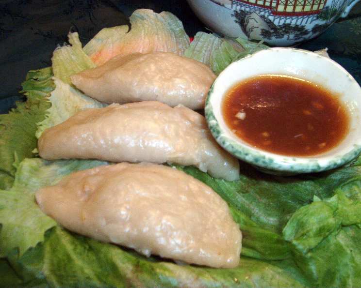 Pan-Fried Tibetan Momo with Cabbage and Garlic Chive Filling