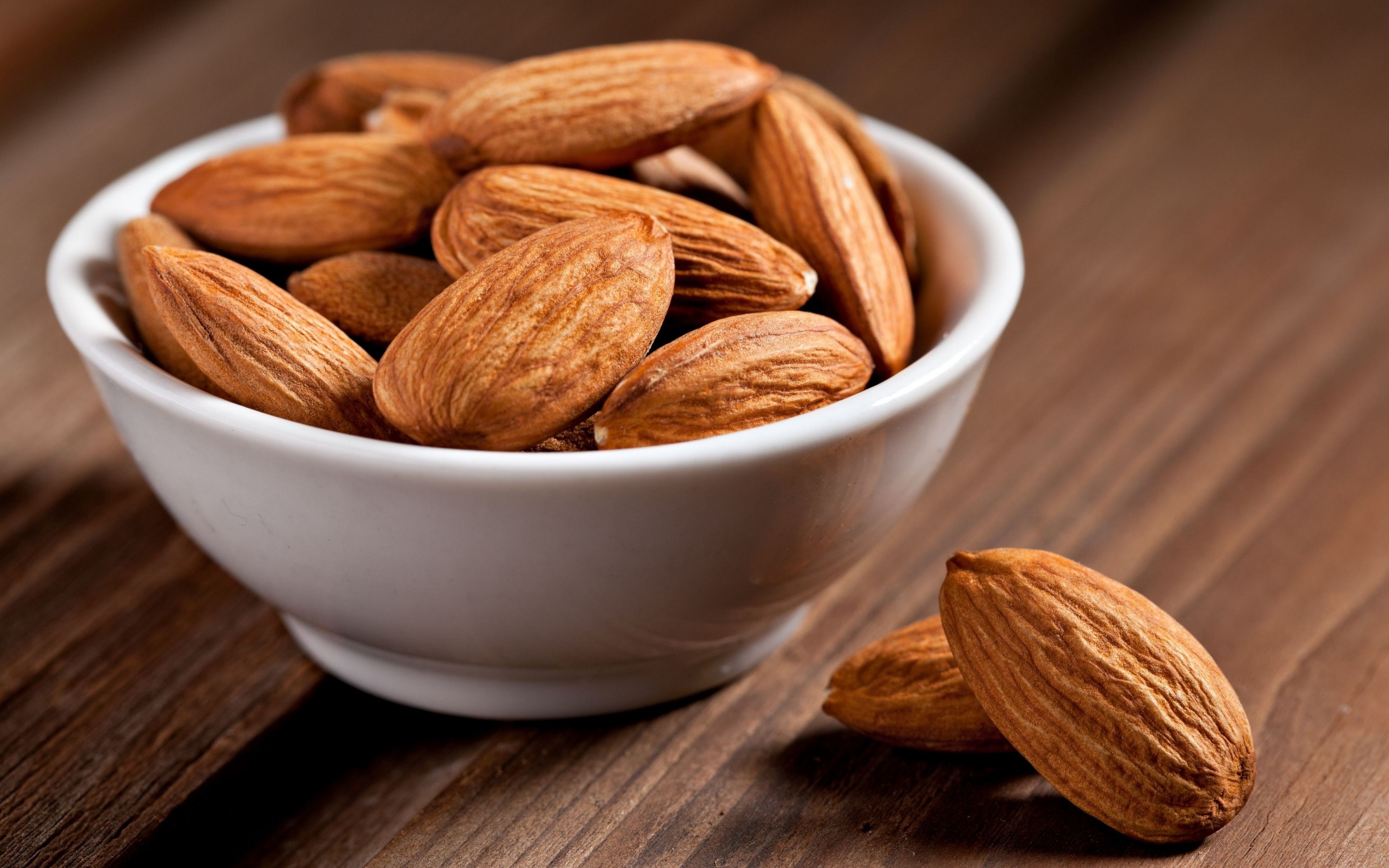 Almond Butter and Honey No-Bake Energy Bites
