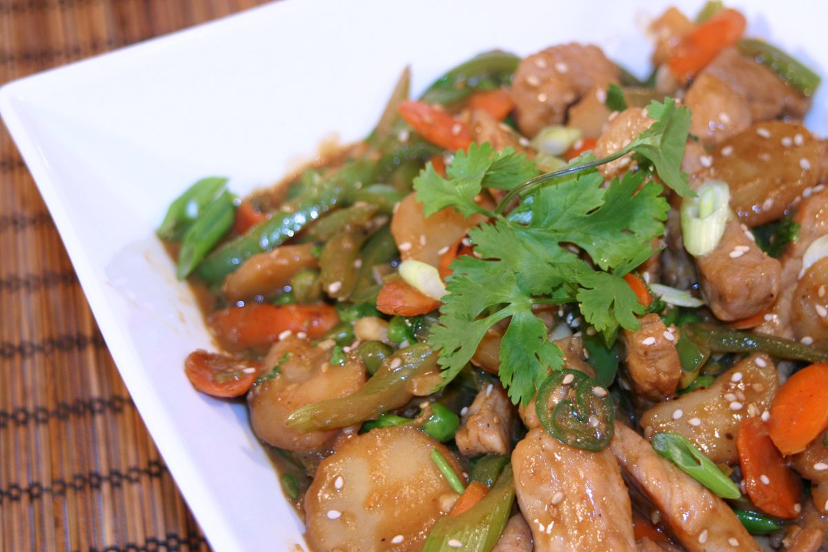 Spicy Stir-Fried Pork with Garlic and Chili