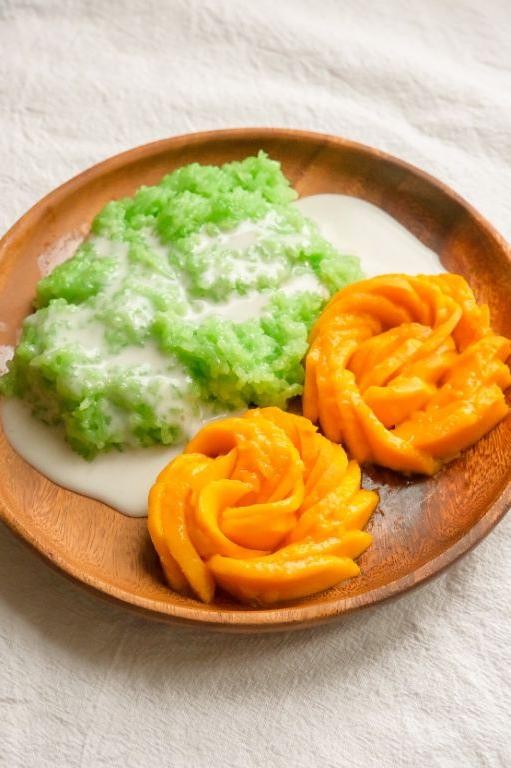 Pandan Infused Sticky Rice with Mango and Toasted Coconut