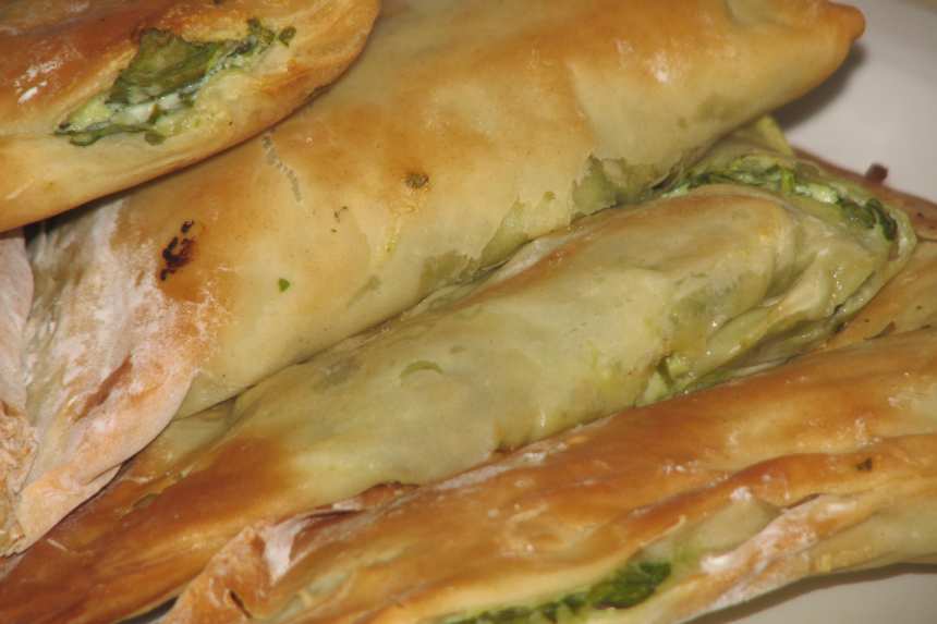 Phyllo-Wrapped Spinach and Feta Parcels with Sesame Seeds