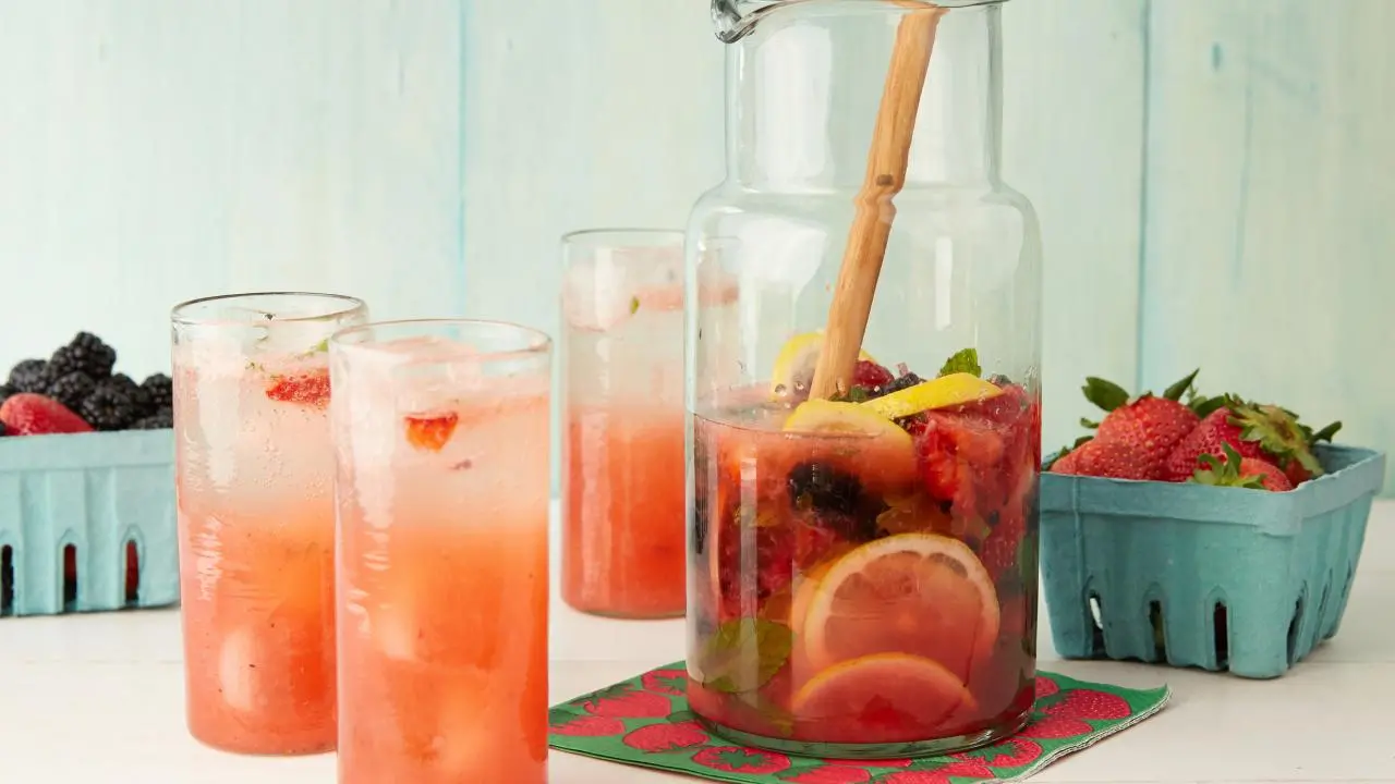 Muddled Berry Vanilla Sour