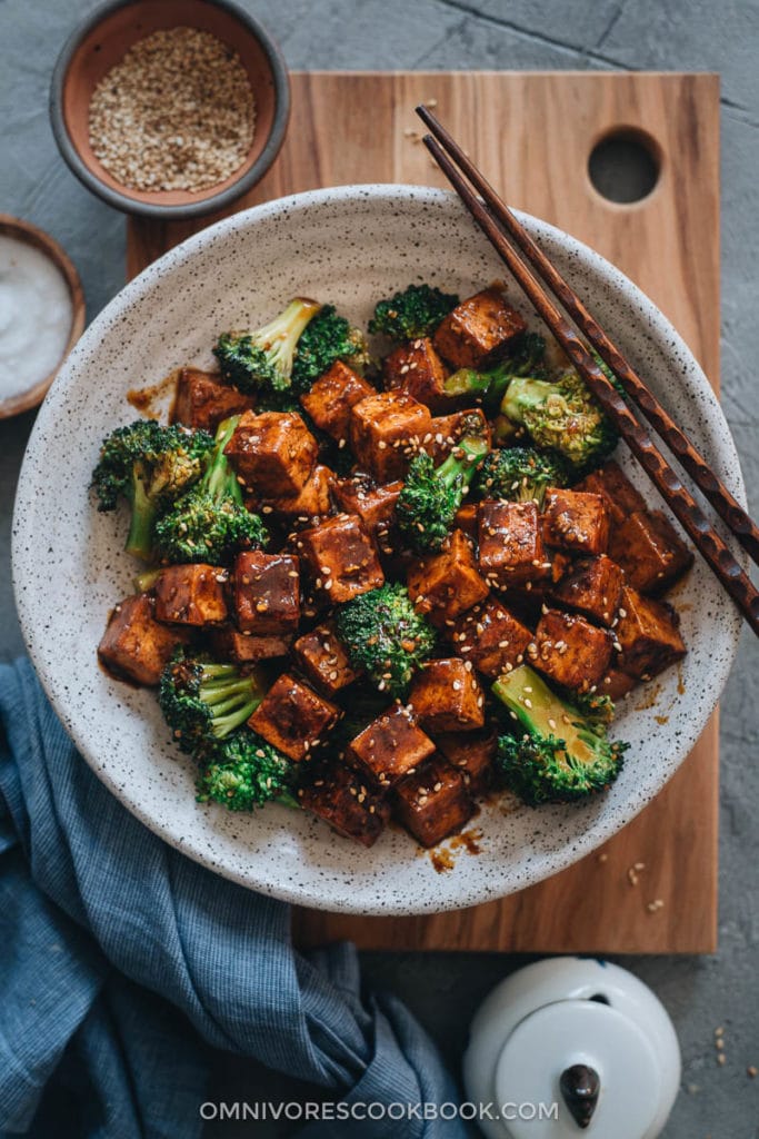 Spicy Stir-Fried Tofu with Broccoli and Cashews
