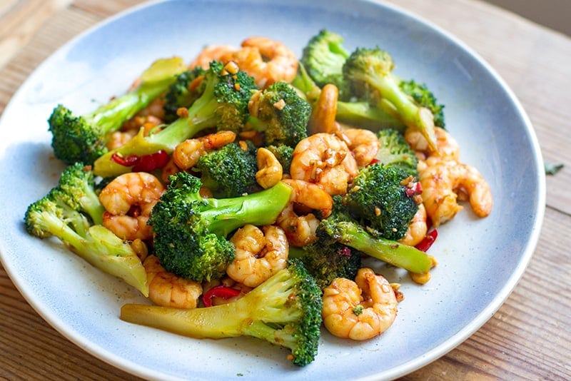 Stir-Fried Shrimp with Broccoli and Cashew in Coconut Aminos