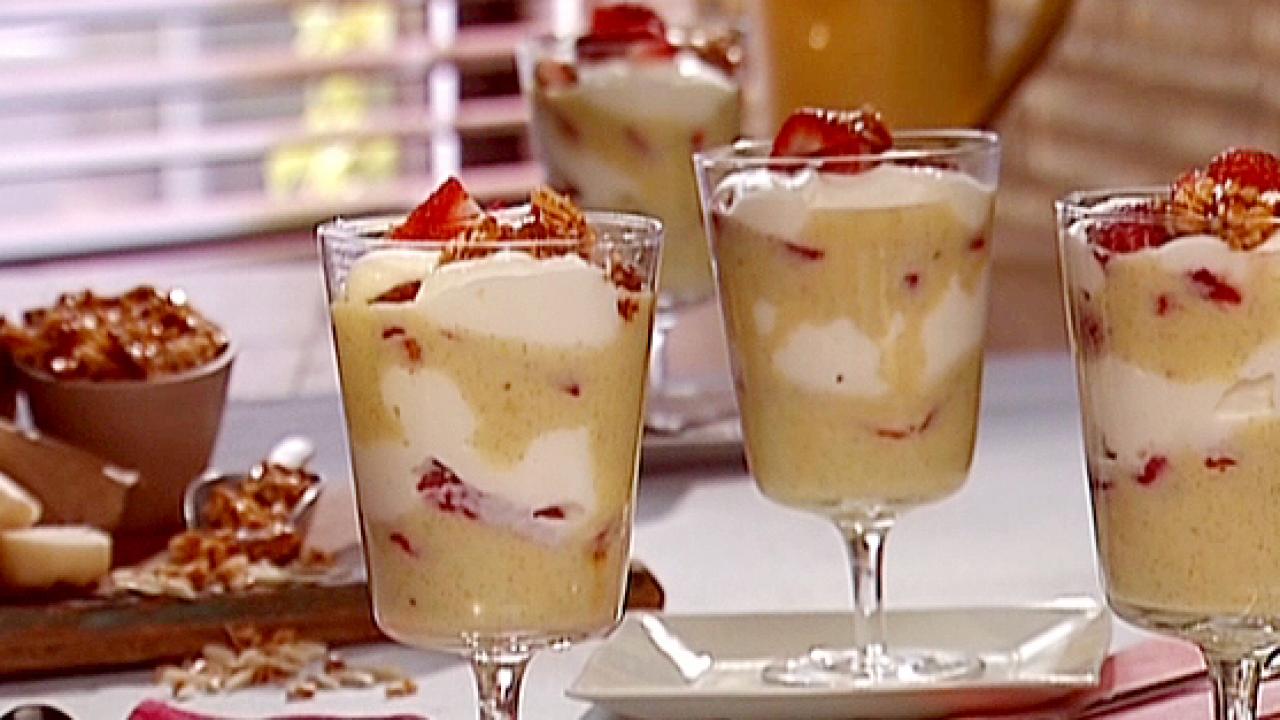 Strawberry Almond No-Bake Parfait