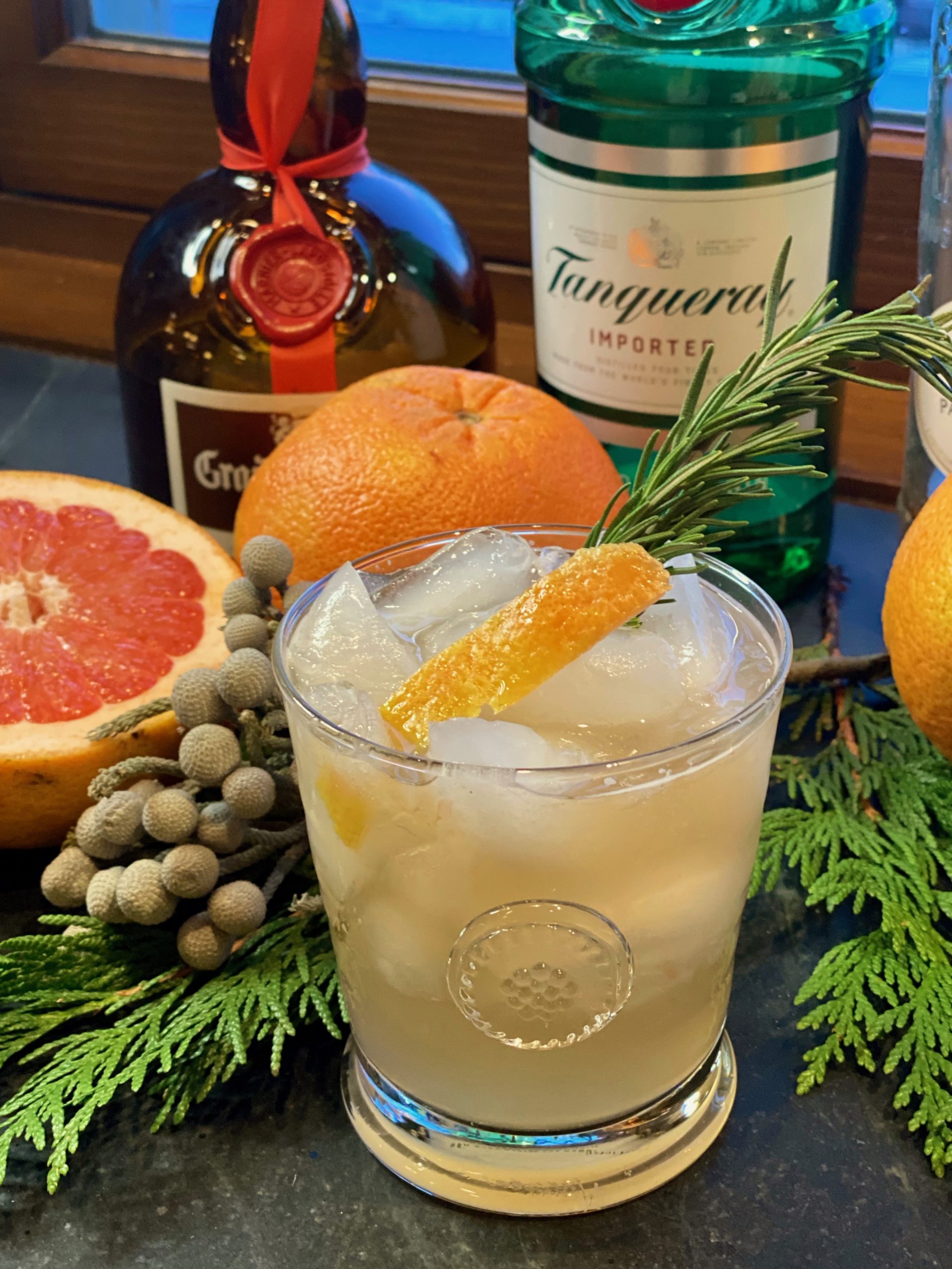 Rosemary-Grapefruit Gin Fizz