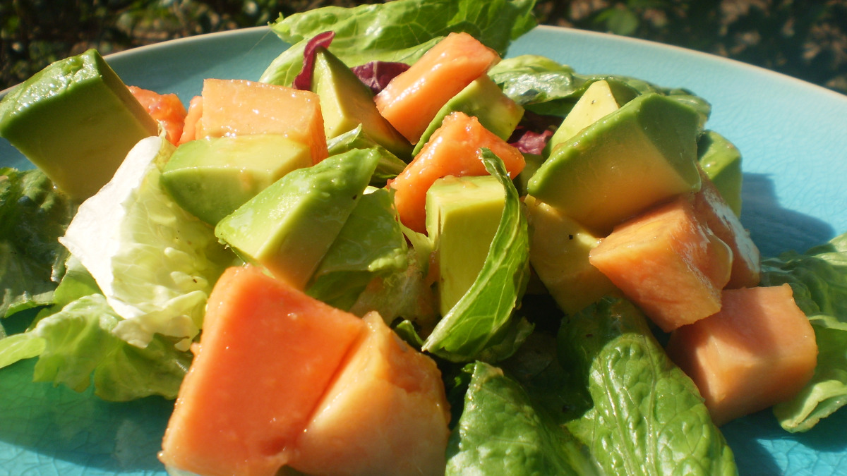 Papaya and Avocado Salad with Lime-Honey Dressing