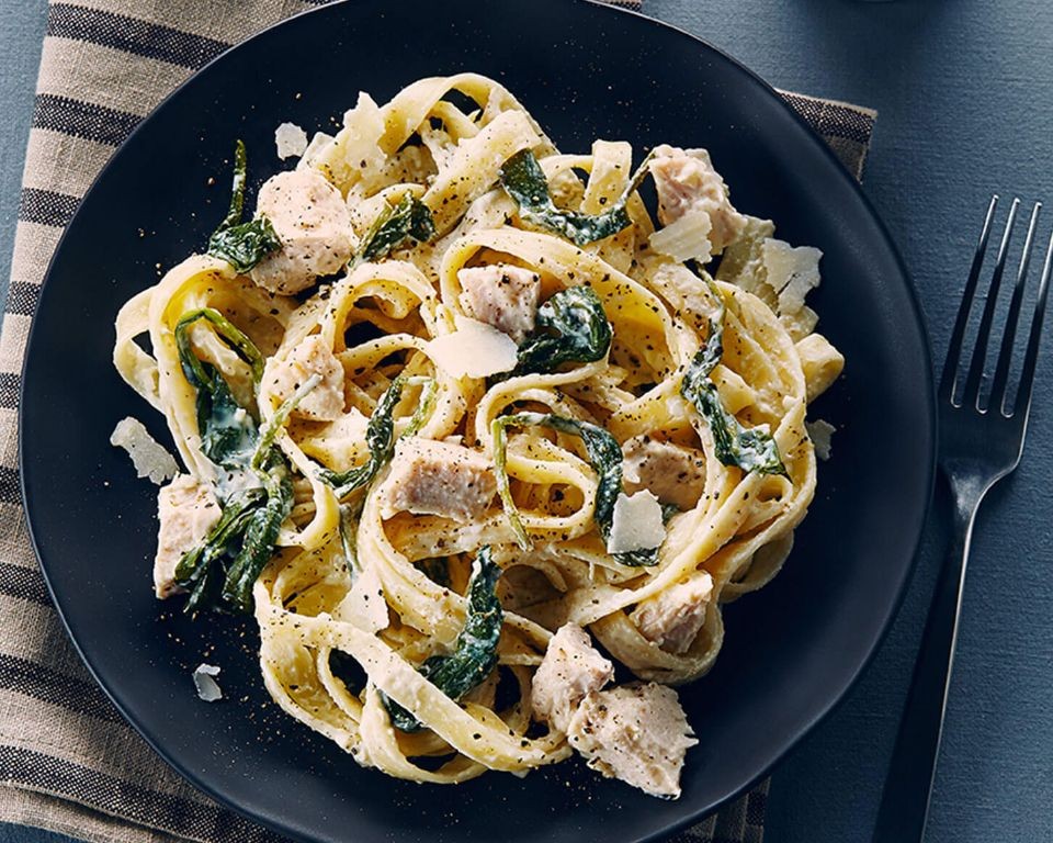 Stovetop Chicken Alfredo with Spinach and Peas