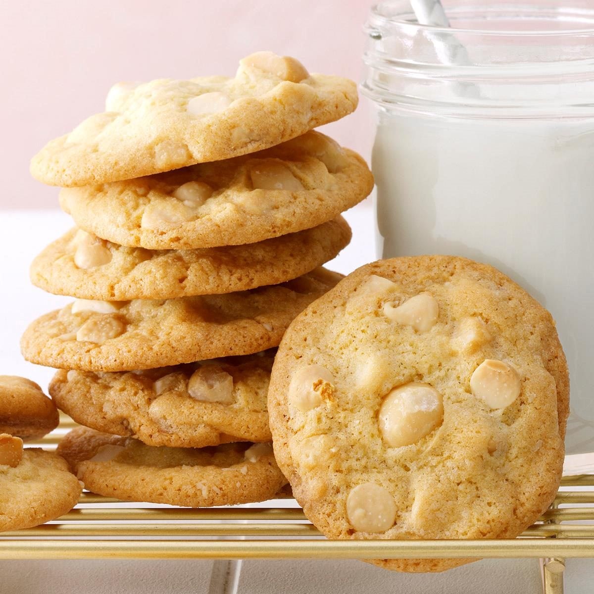Quandong and Macadamia Nut Shortbread Cookies