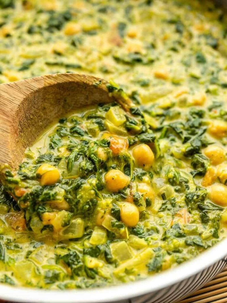 One-Pot Budget-Friendly Chickpea and Spinach Curry