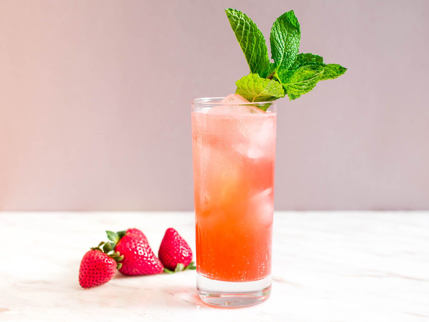 Vodka Lemonade Sparkler with Fresh Mint