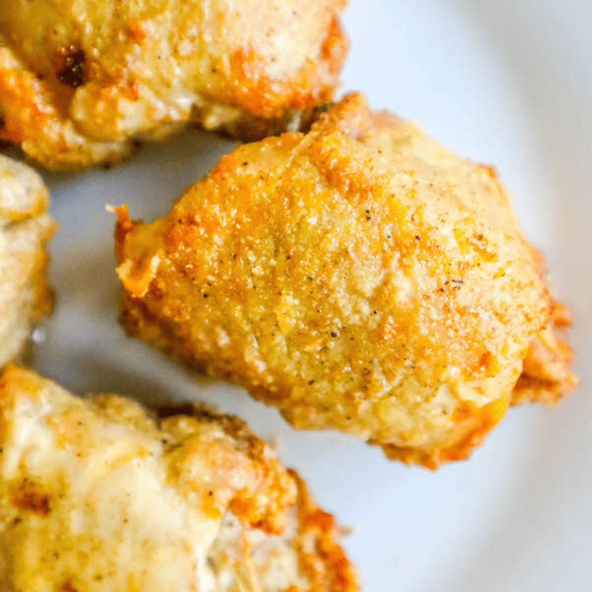 Crispy Keto Air-Fried Chicken Thighs with Garlic-Paprika Rub