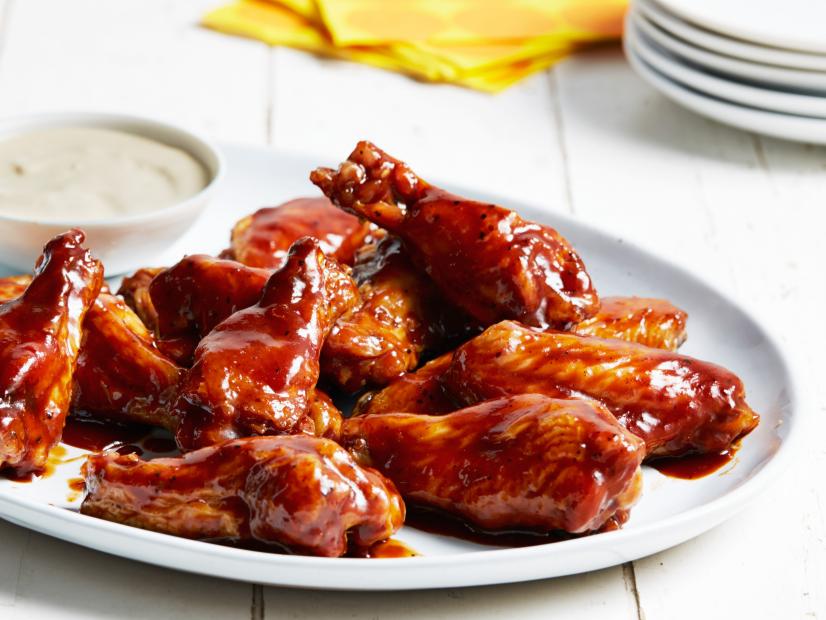 Barbecue-Spiced Chicken Wings with Tangy Dipping Sauce