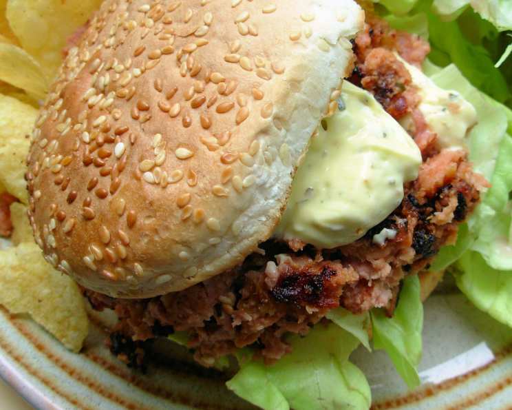 Grilled Pork Burger with Spicy HamHamPangPang Sauce