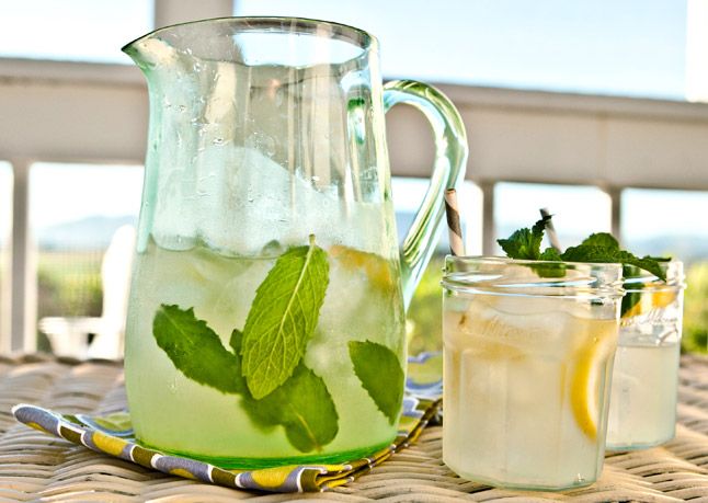 Rum Honeysuckle with Fresh Lemon and Mint