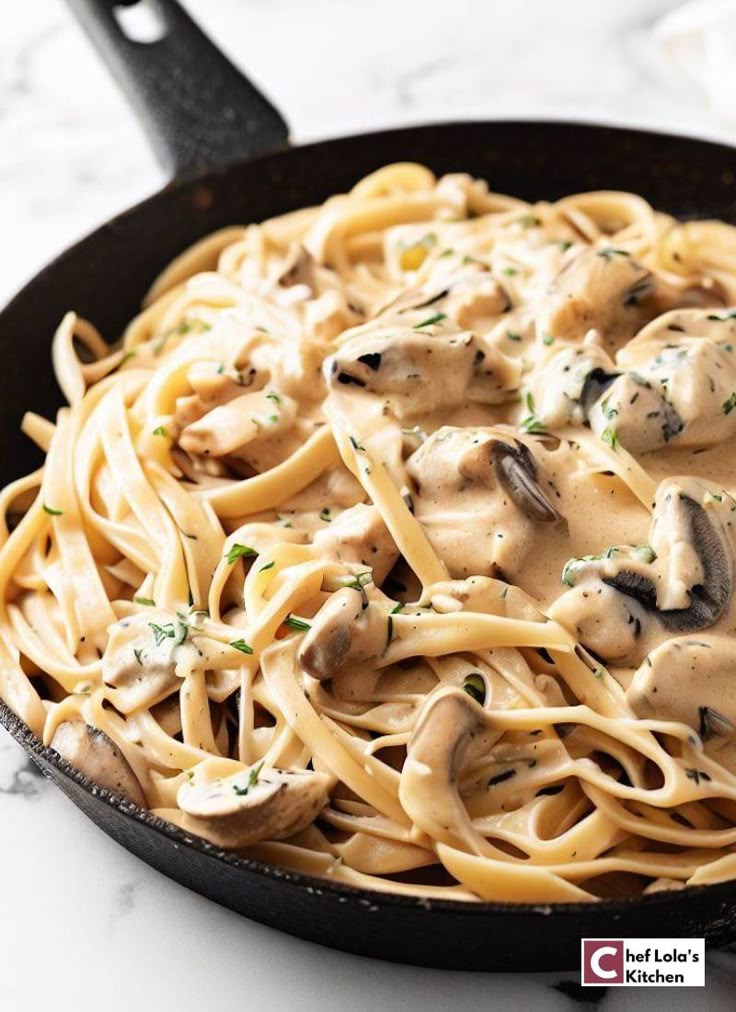 Mushroom & Spinach Creamy Chicken Pasta