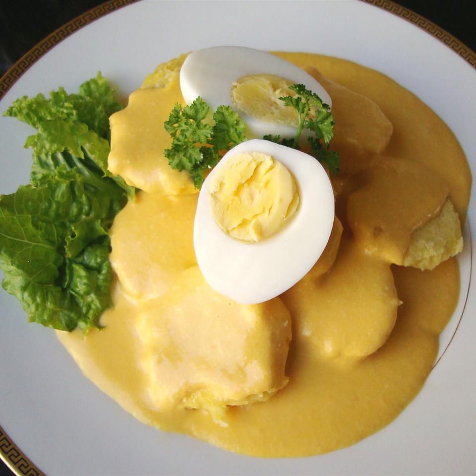 Huancaina-Style Creamy Yellow Pepper Sauce with Boiled Potatoes