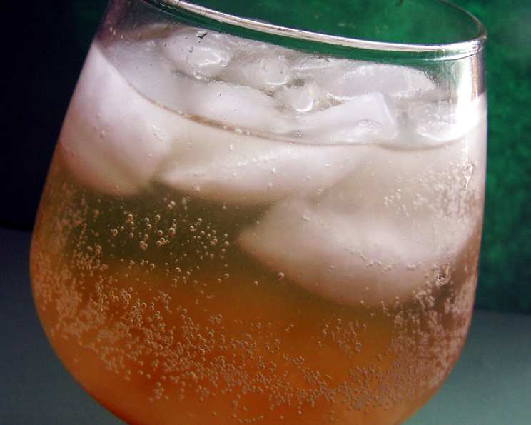 Spiced Ginger Vodka Fizz