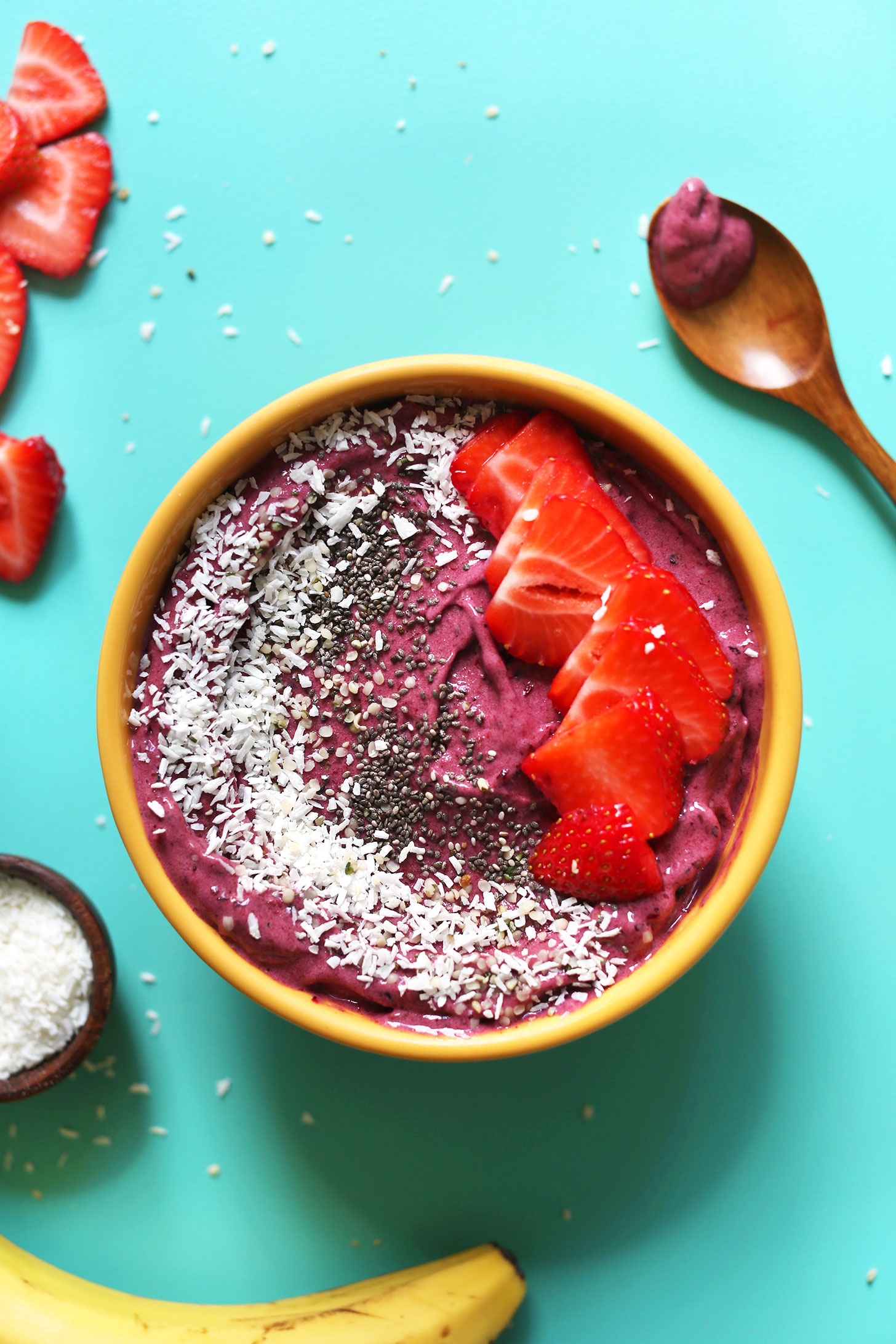 Flaxseed and Coconut Vegan Smoothie Bowl