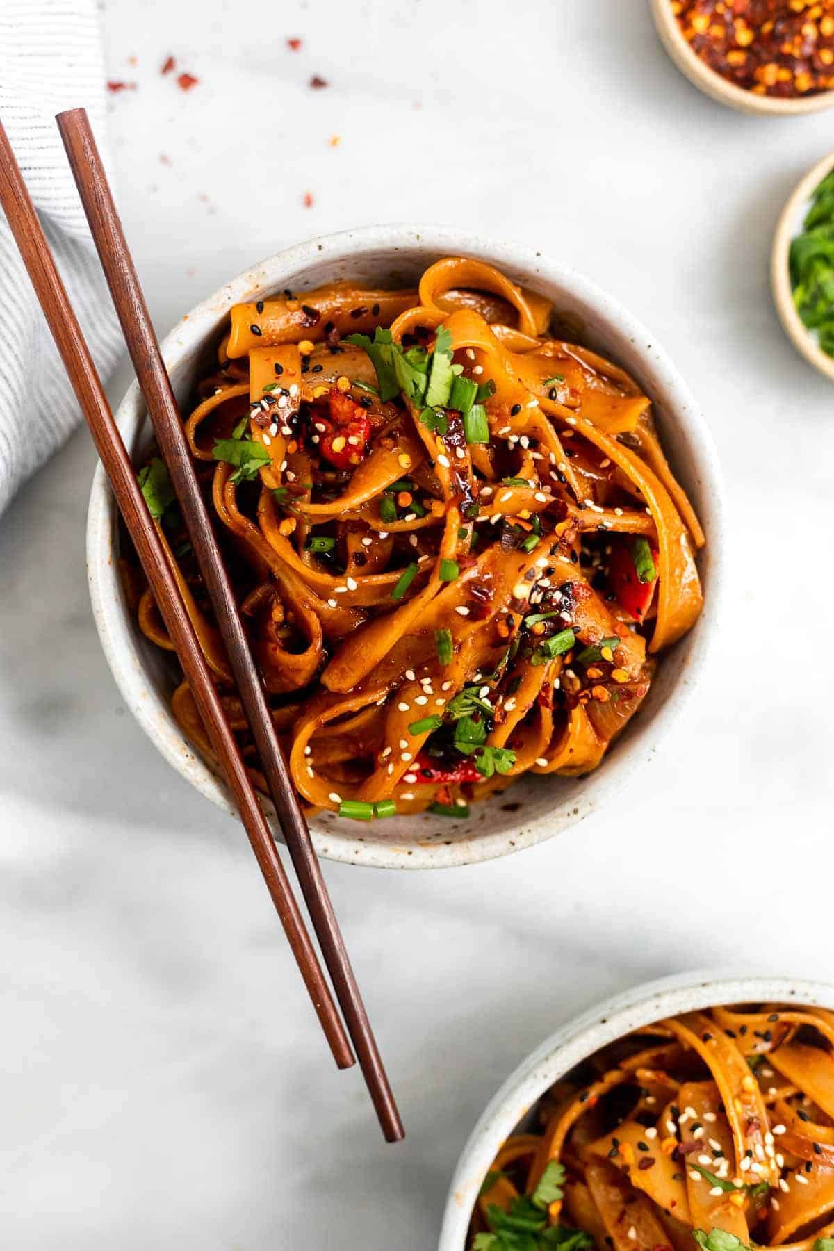 Szechuan Spicy Stir-Fried Noodles with Chili Garlic Sauce
