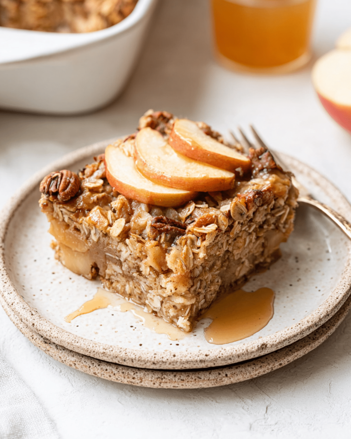 Half-Apple and Half-Cinnamon Oatmeal Bake