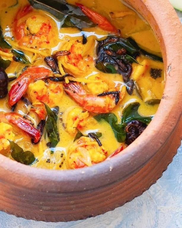 Sweet and Tangy Caribbean Mango Shrimp Curry