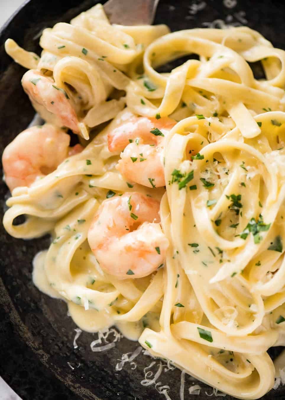 One-Pot Creamy Garlic Prawn Pasta