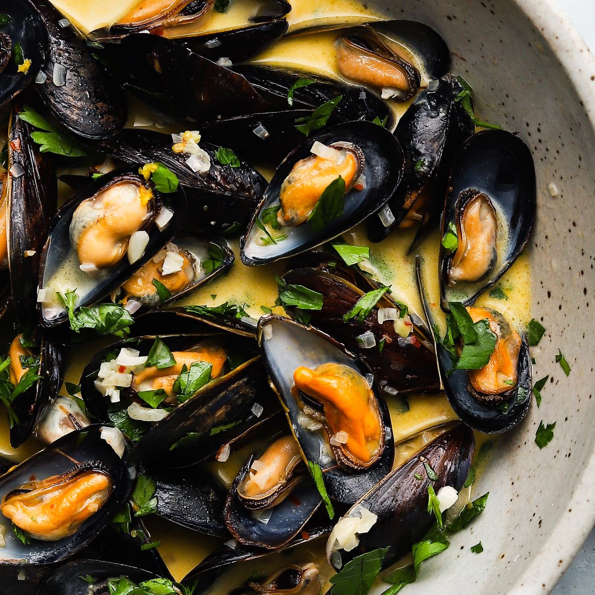 Crimean Black Sea Mussels in White Wine and Garlic Broth