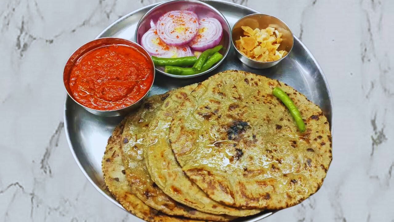 Rajasthani Bajra Roti with Garlic and Coriander Chutney