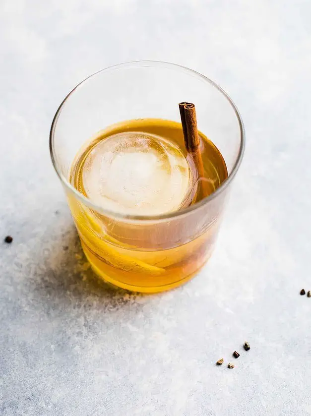 Vanilla-Cardamom Spiced Rum Old Fashioned