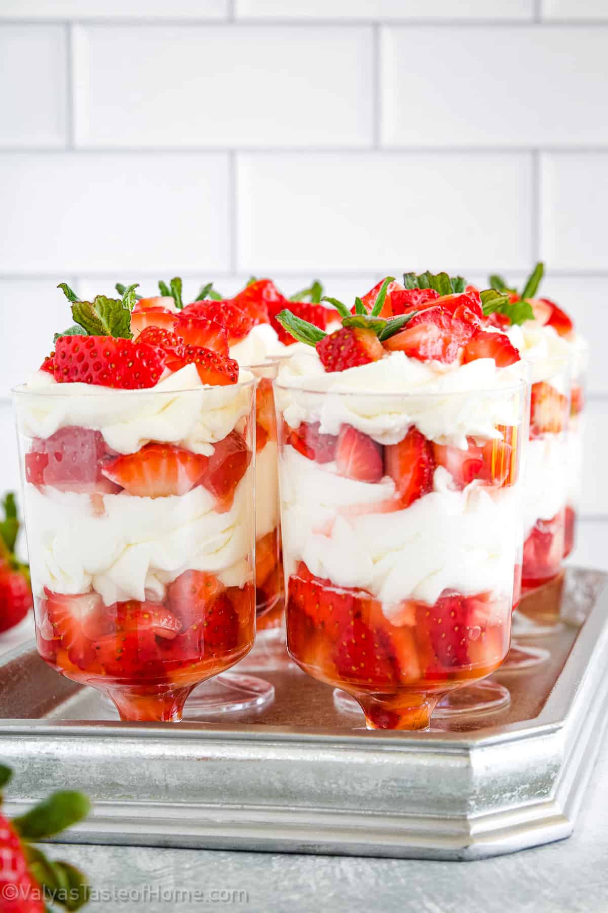 No-Bake Strawberry Cream Parfaits