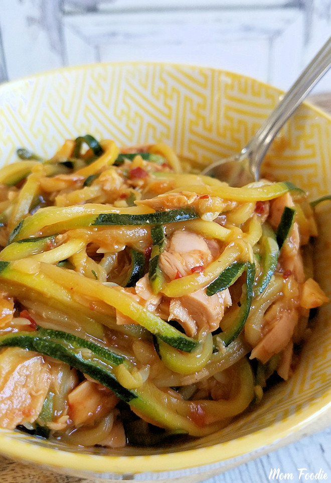 Low-Carb Zucchini Noodles with Spicy Peanut Sauce