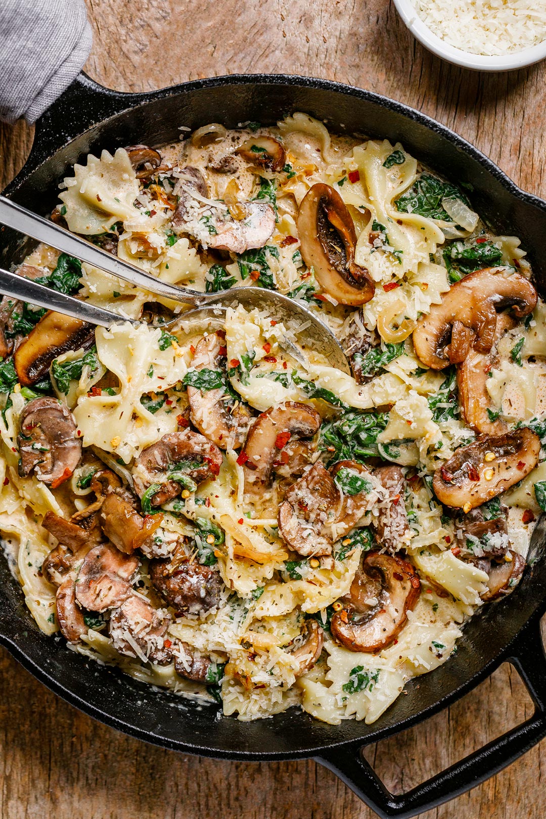 Sautéed Mushroom and Spinach Pasta with Garlic and Parmesan