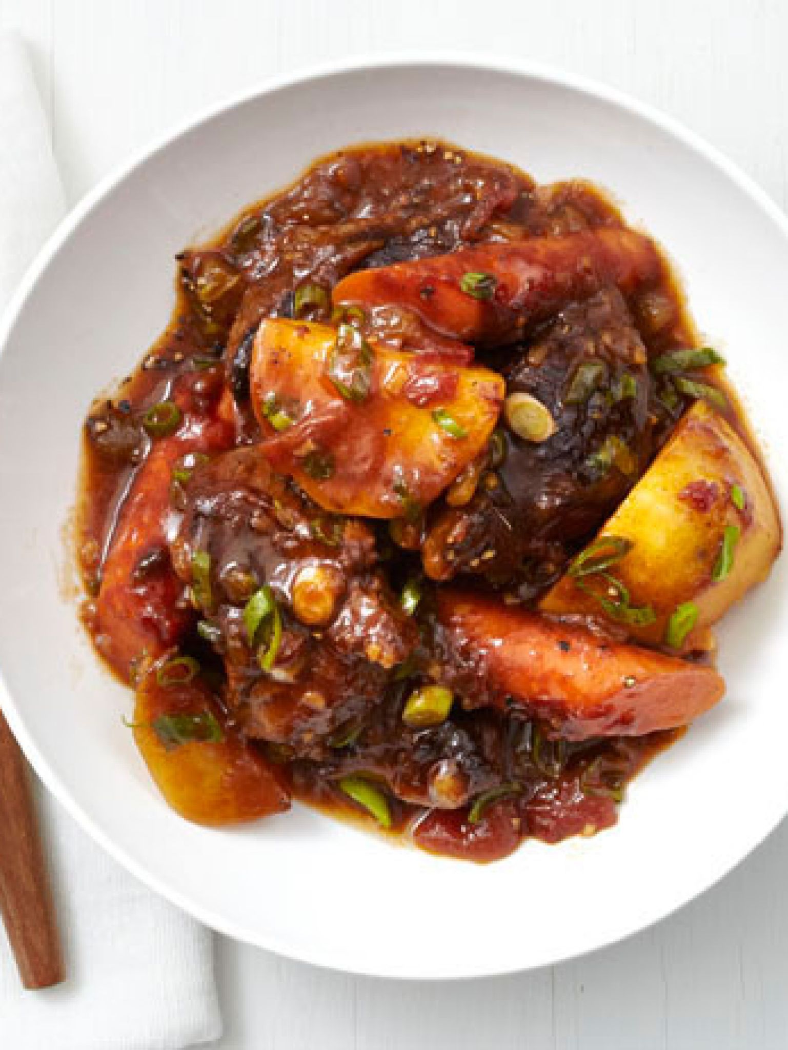 Slow Cooker Caribbean-Inspired Beef Stew with Sweet Peppers and Thyme