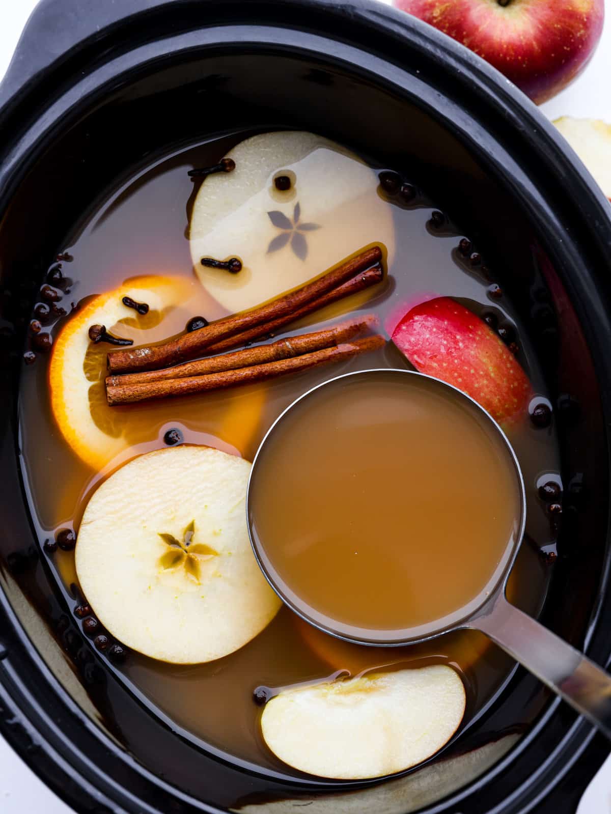 Winter-Spiced Mulled Apple Cider