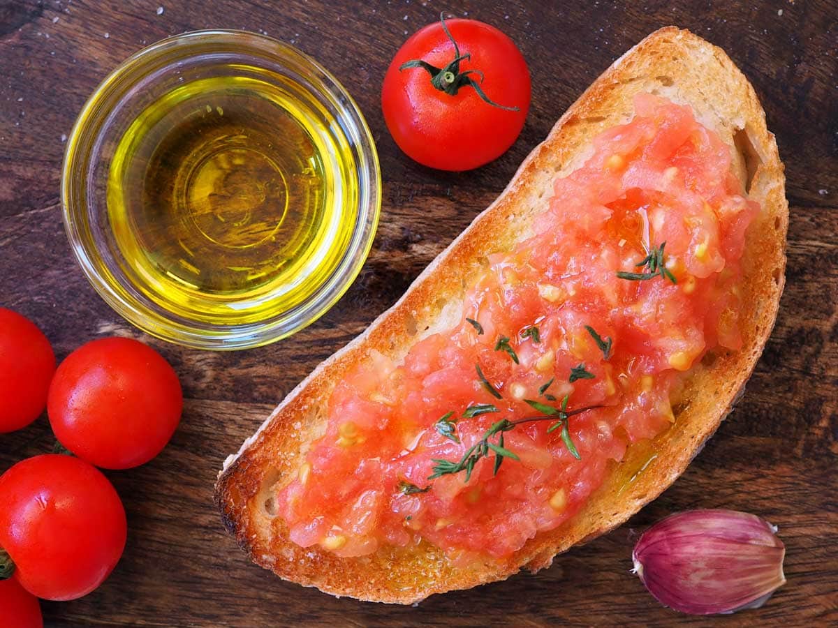 Pan con Tomate with Garlic and Olive Oil