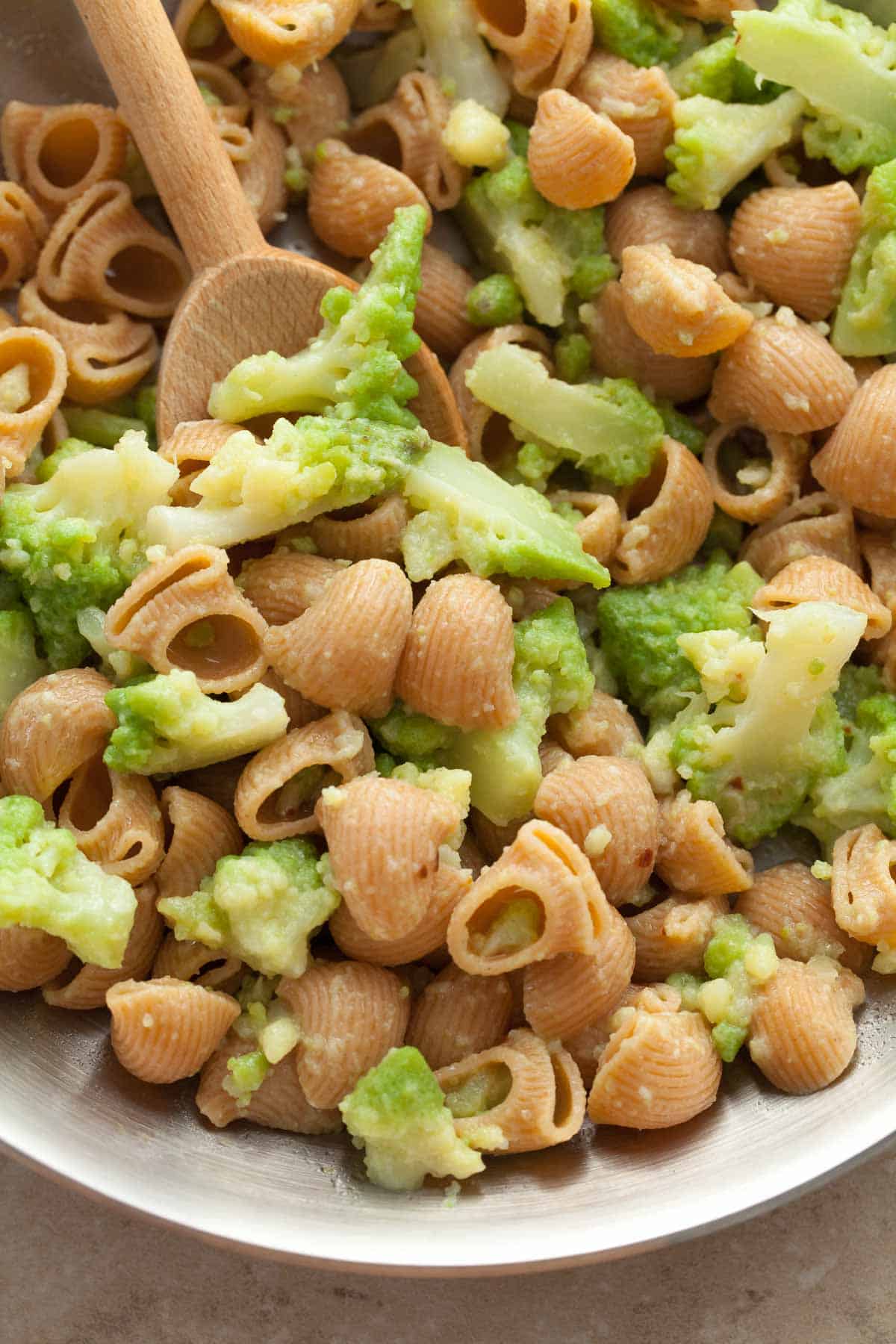 Garlic and Olive Oil Romanesco Pasta