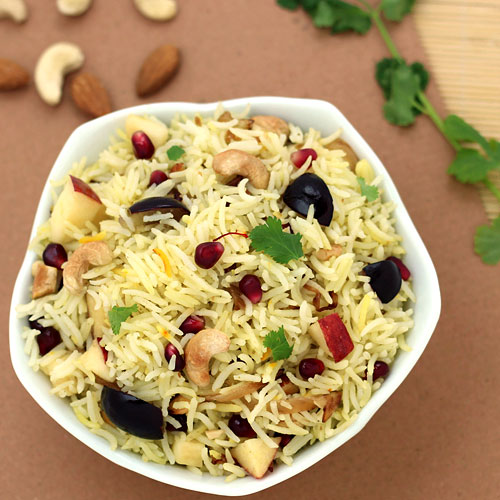 Saffron-Infused Kashmiri Pulao with Nuts and Dried Fruits