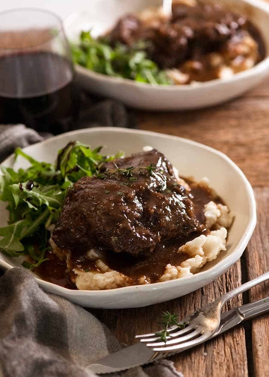 Slow-Cooked Beef Cheek Ragù with Garlic Mashed Potatoes