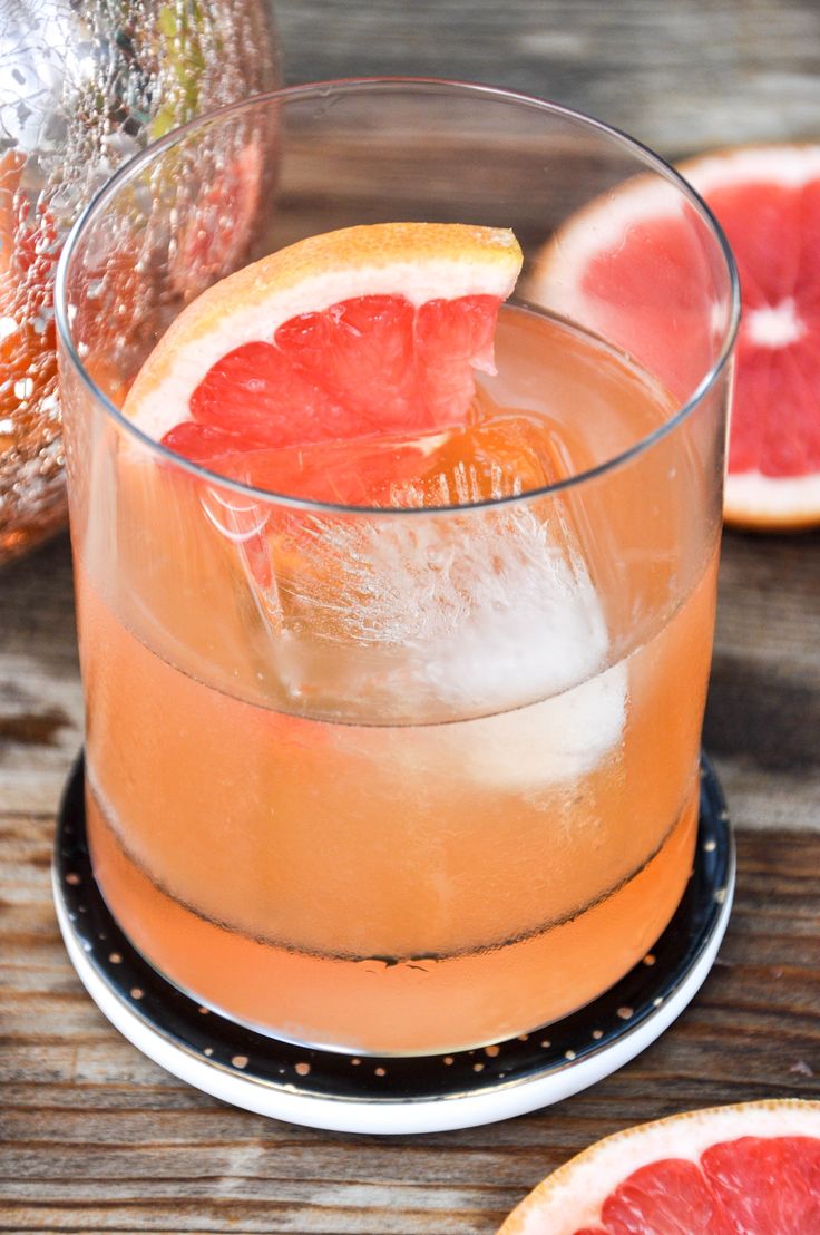 Grapefruit-Bourbon Sour