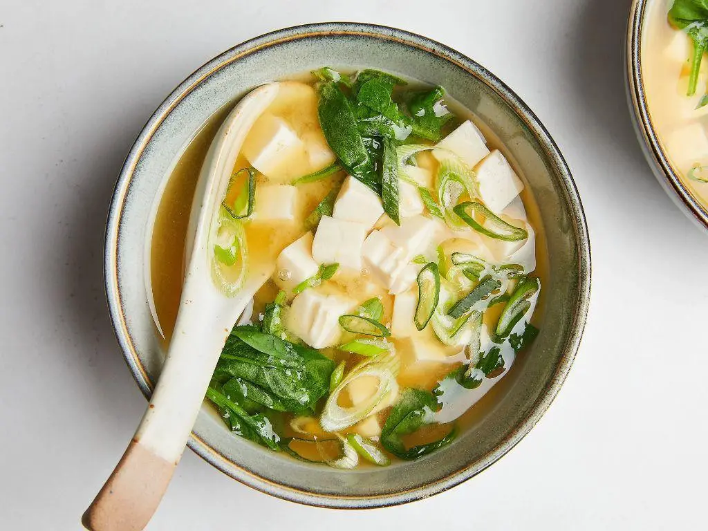 Authentic Kyoto-Style Miso Soup with Kombu Dashi