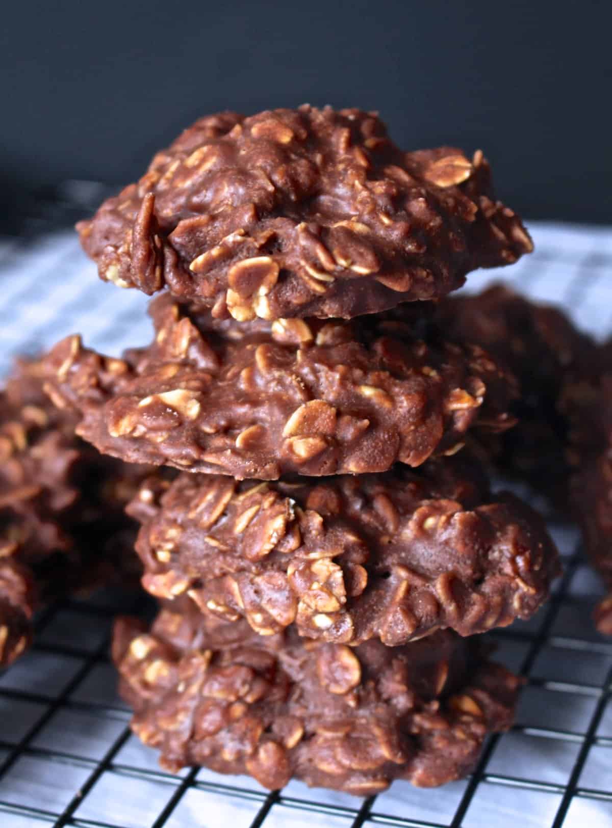 No-Bake Peanut Butter Chocolate Oat Cookies
