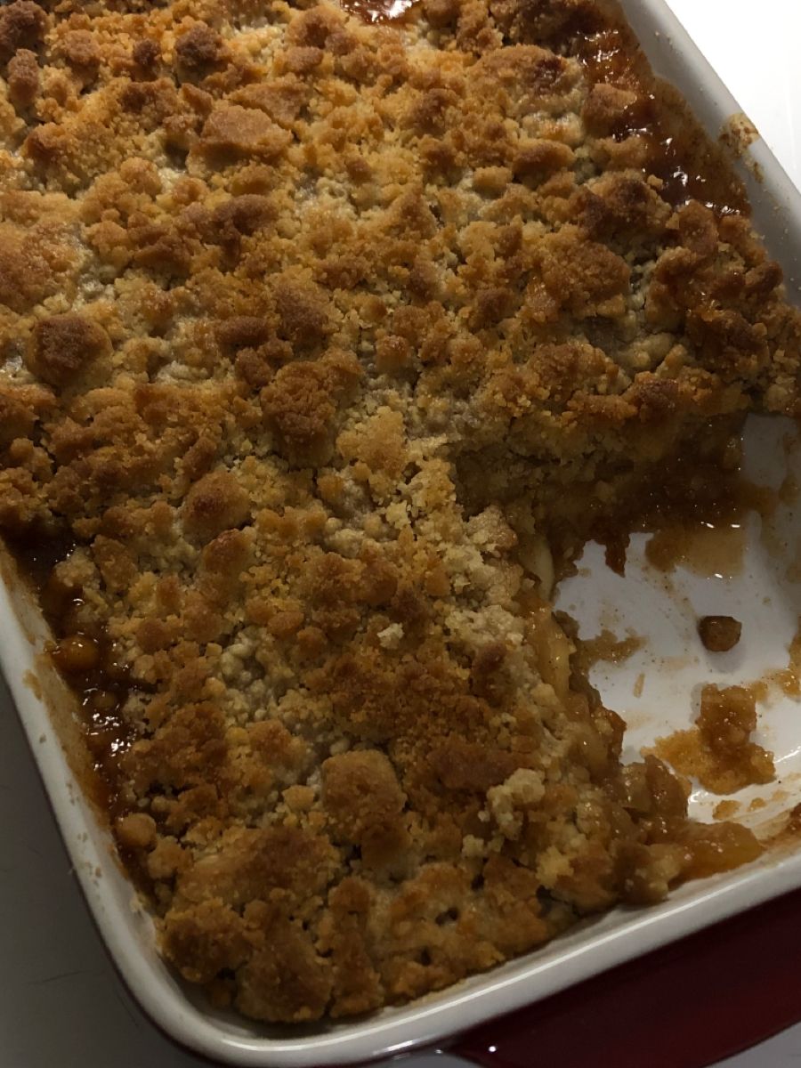 Oven-Roasted Apple and Cinnamon Crumble
