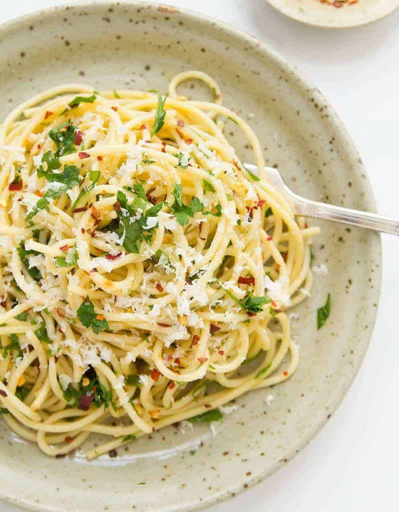One-Pot Spaghetti with Garlic and Chili Oil