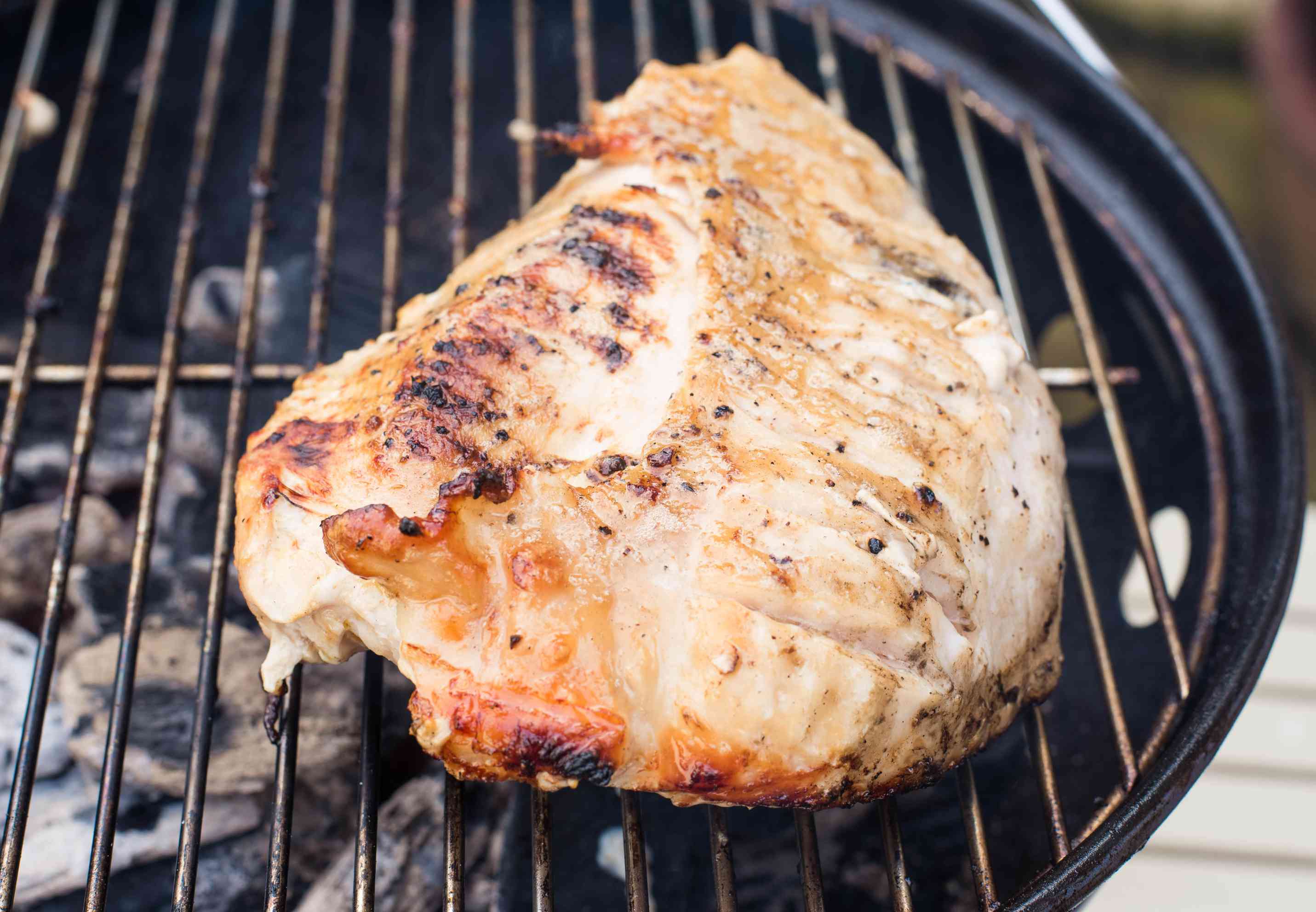 Charcoal-Grilled Turkey Tips with Spicy Dry Rub