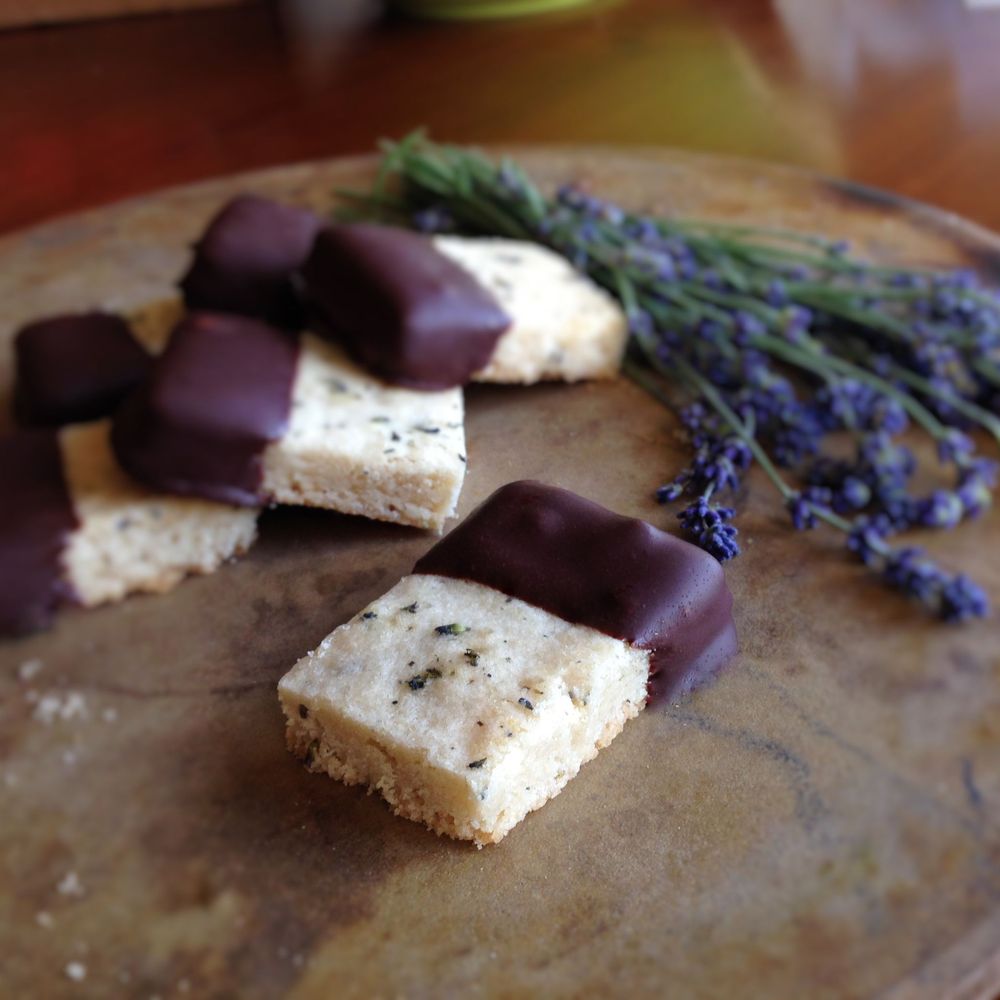 Baked Lavender Honey Shortbread Bars