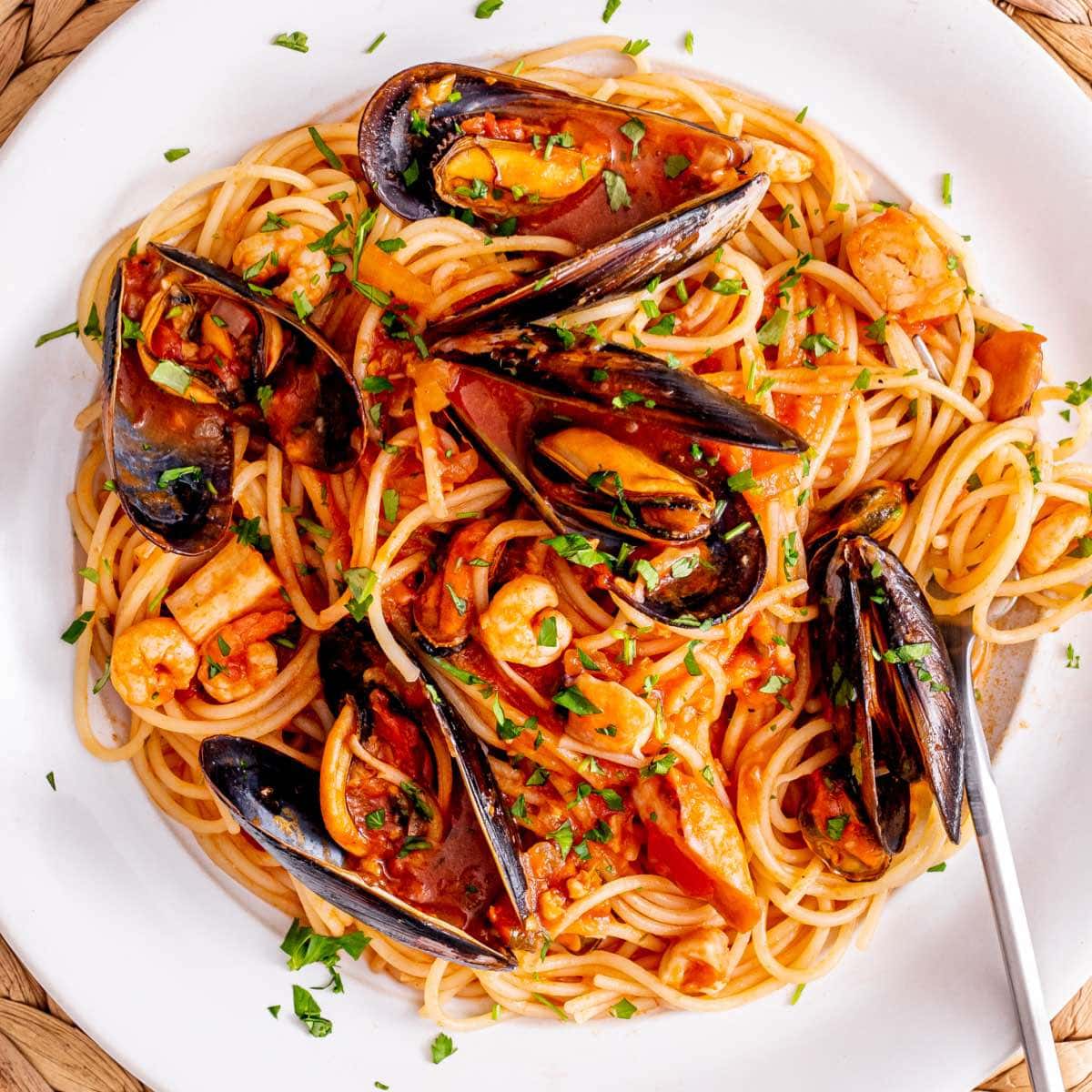 Zesty Mango-Cilantro Seafood Pasta