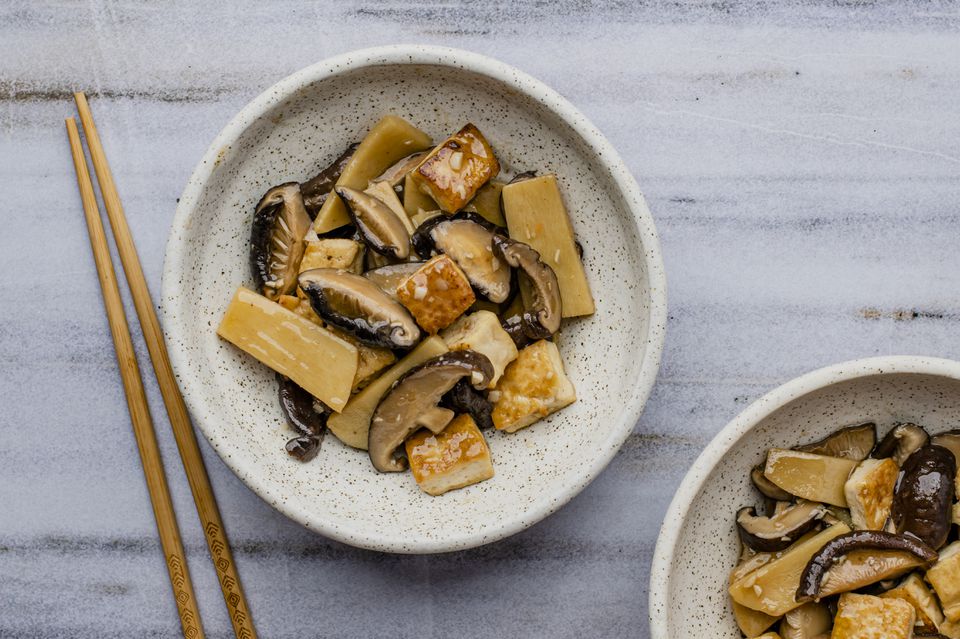 Stir-Fried Bamboo Shoots with Wood Ear Mushrooms in Shaoxing Sauce